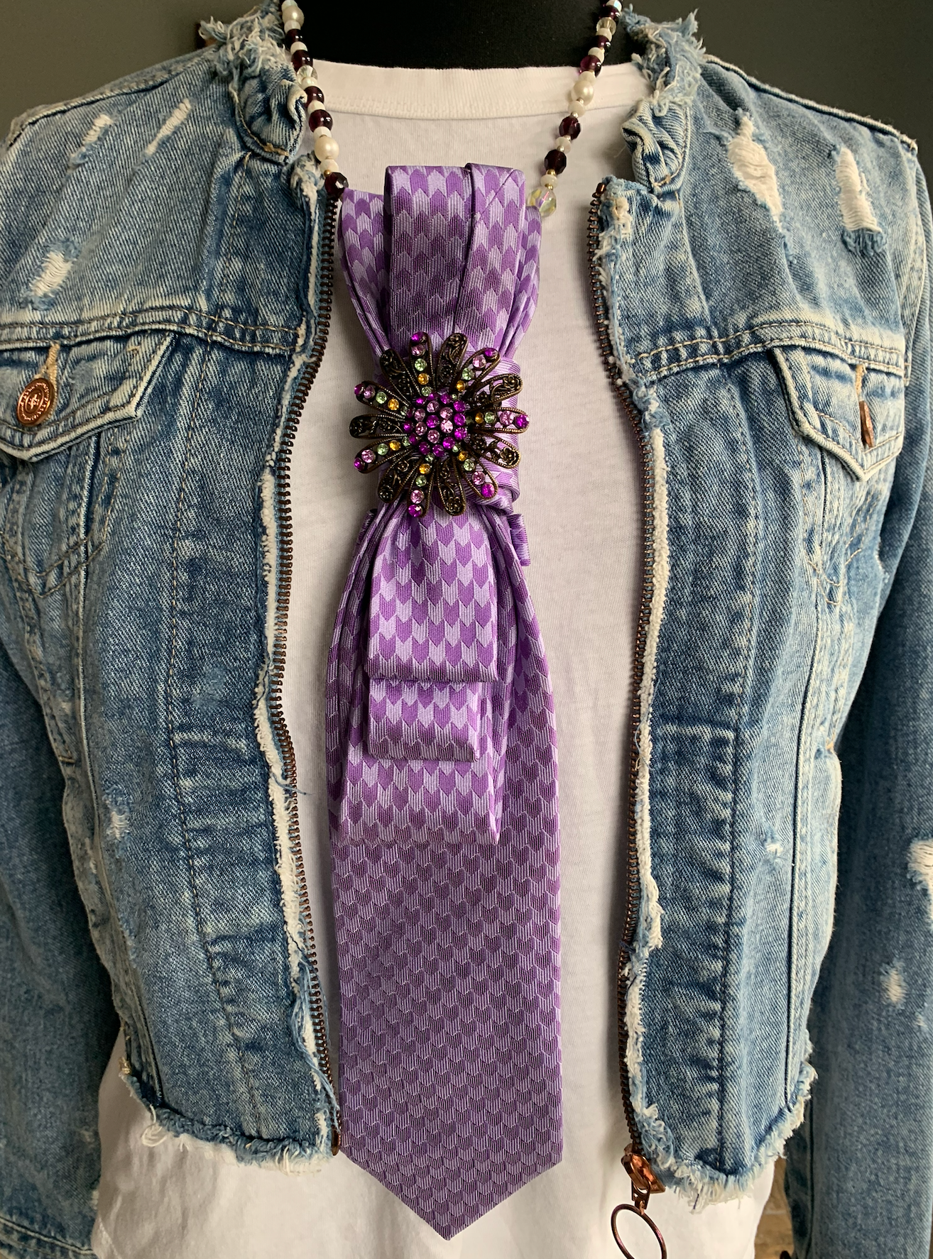 Heather Labas Custom Tie Necklace — Lavender Houndstooth Fuchsia Starburst